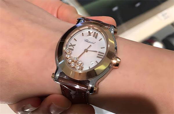 蕭邦腕表進(jìn)水了解決方法詳解(圖) 蕭邦腕表進(jìn)水了解決方法詳解(圖)