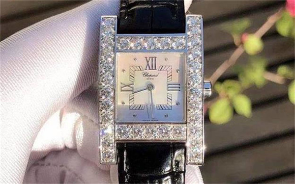 蕭邦表針不走了解決辦法是什么(圖) 蕭邦表針不走了解決辦法是什么(圖)